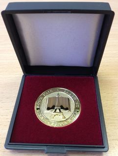 Профессору В.Ю. Войтовичу вручен Диплом и  Золотая  медаль участника Парижского Международного книжного Салона